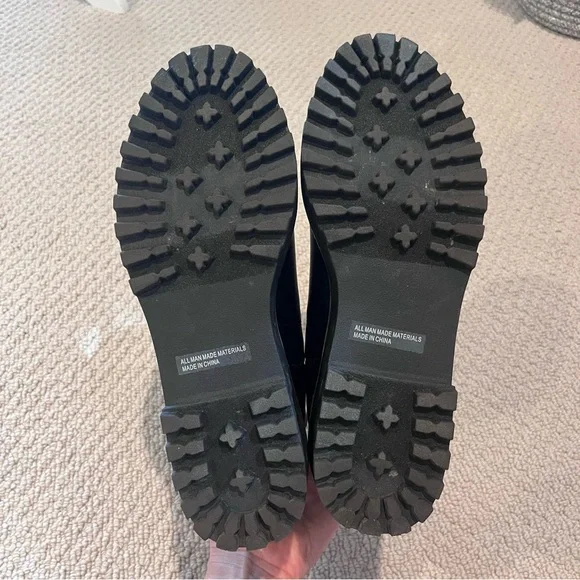 DOLCE VITA Unworn Lug Sole Chelsea Ankle Boots - Picture 2 of 3